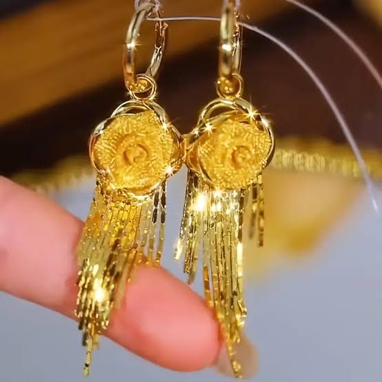 Golden Flowers Ear Rings